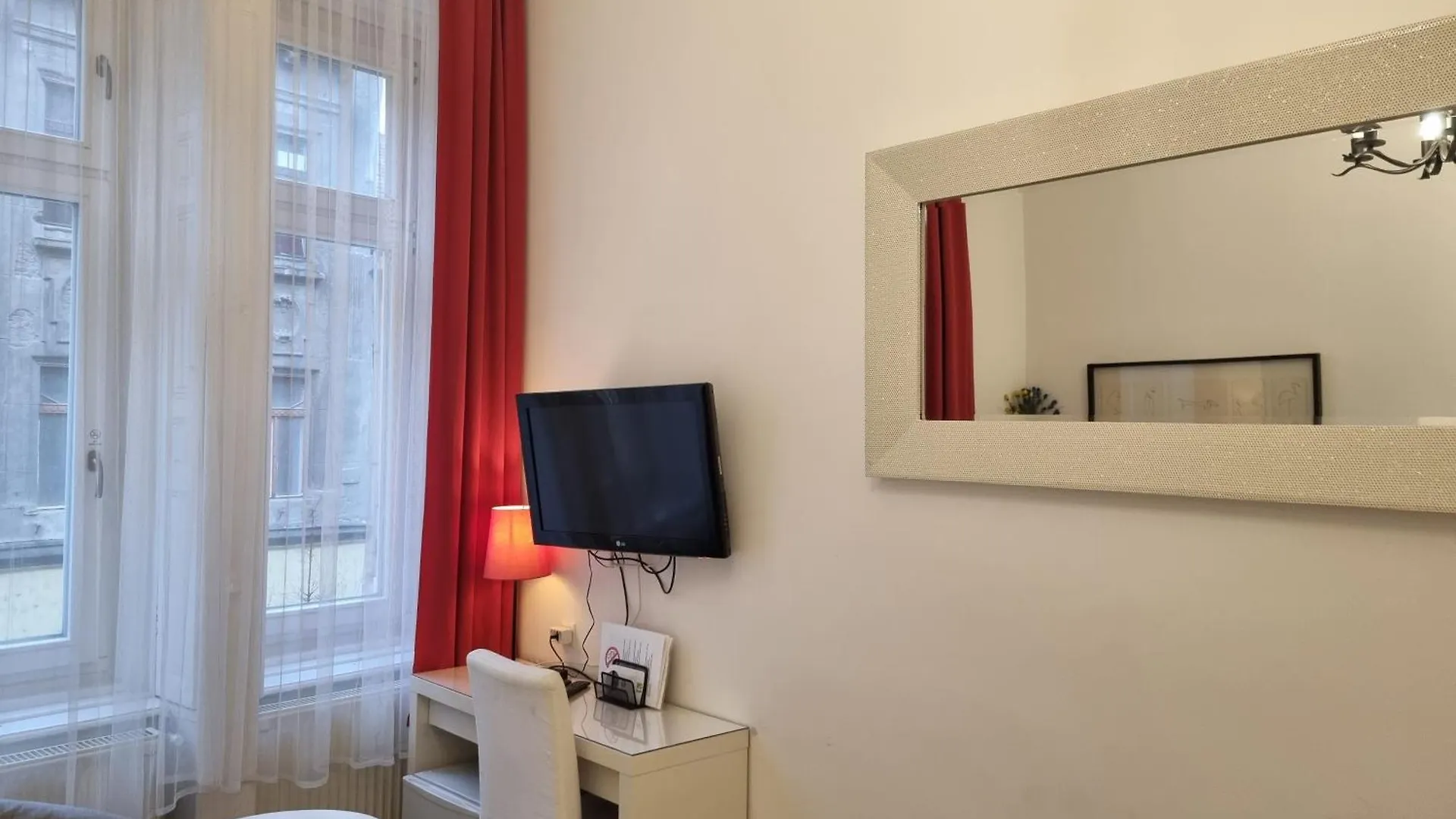 *** Guest house Connection Guesthouse Budapest Hungary