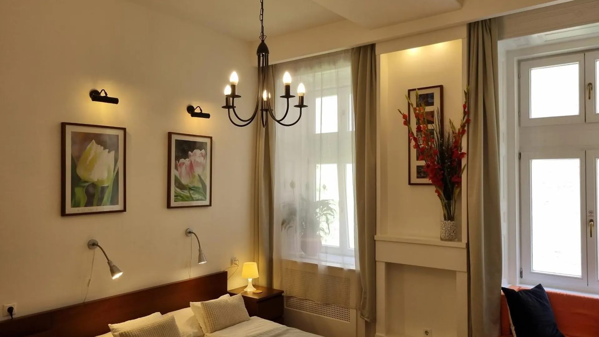 Connection Guesthouse Будапешт Гостевой дом