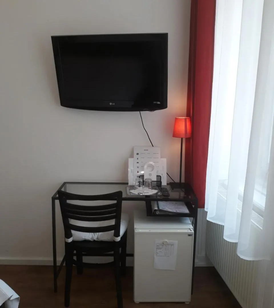 בודפשט Connection Guesthouse 3*,