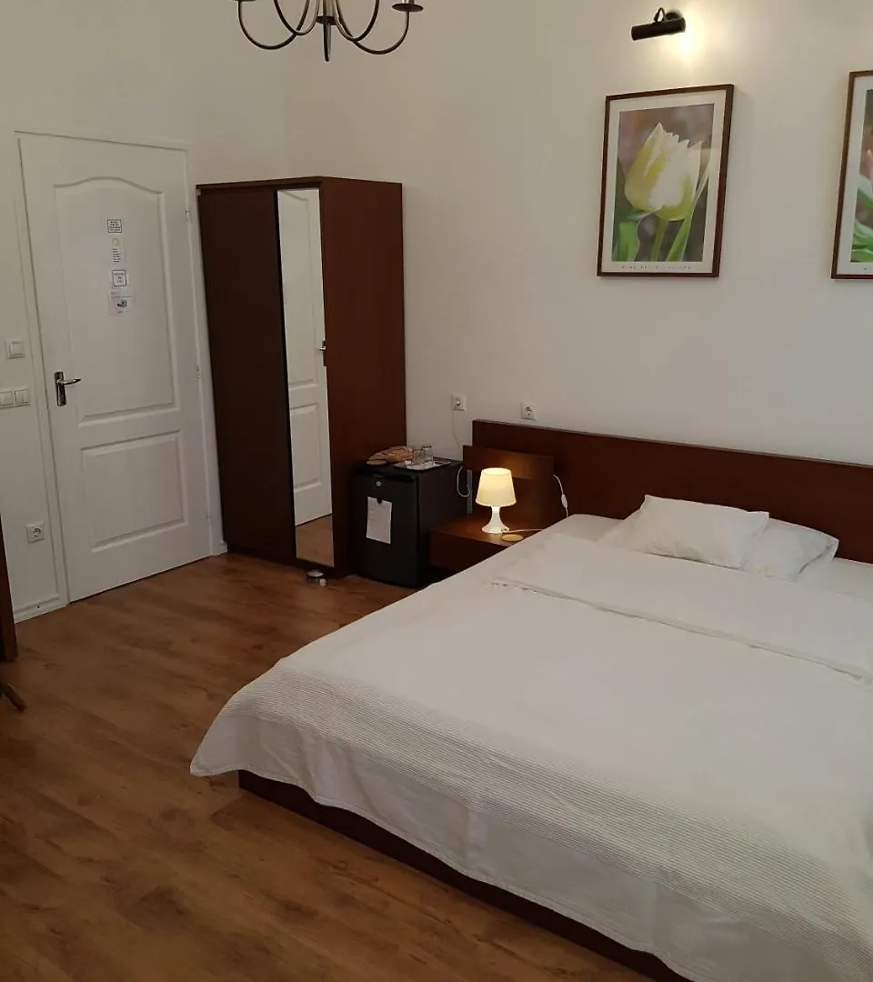 בודפשט Connection Guesthouse 3*,  הונגריה