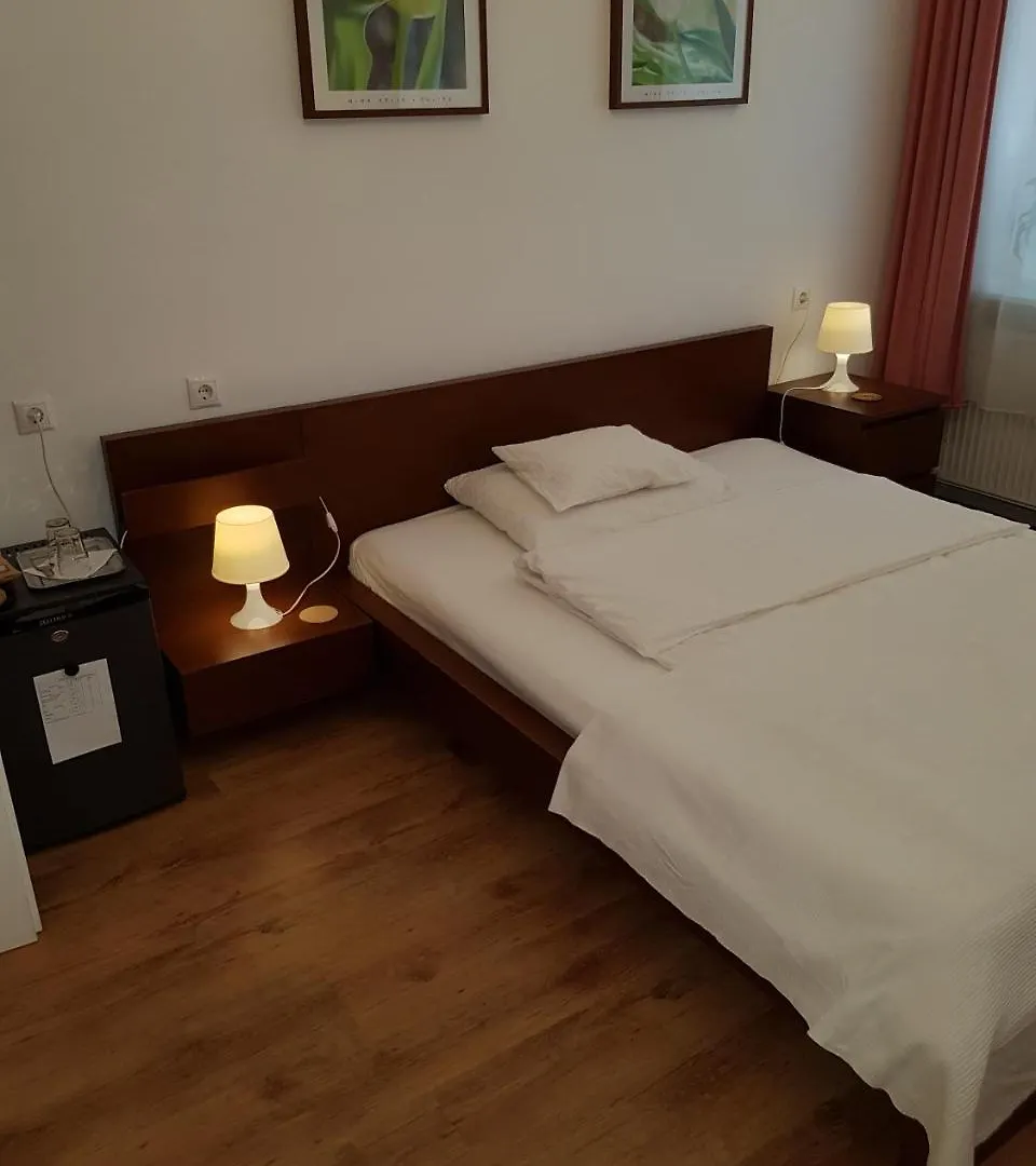 בודפשט Connection Guesthouse בית הארחה